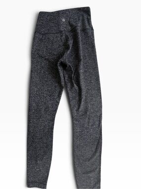 Lululemon Herringbone Gray Black Leggings. No size tag or dot estimate Sz 8